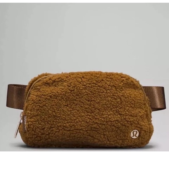 NWT Everywhere Belt Bag *Fleece BTCA ONE SIZE - Picture 4 of 4